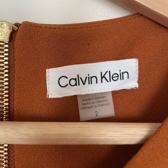 Calvin Klein • NWT Rust Colored Short Sleeve Dress - Picture 4 of 5